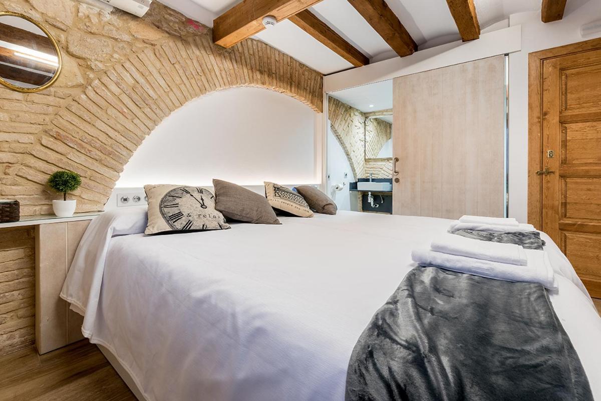 Hostal 977 ตาร์ราโกนา ภายนอก รูปภาพ
