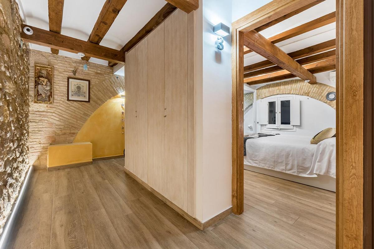 Hostal 977 ตาร์ราโกนา ภายนอก รูปภาพ