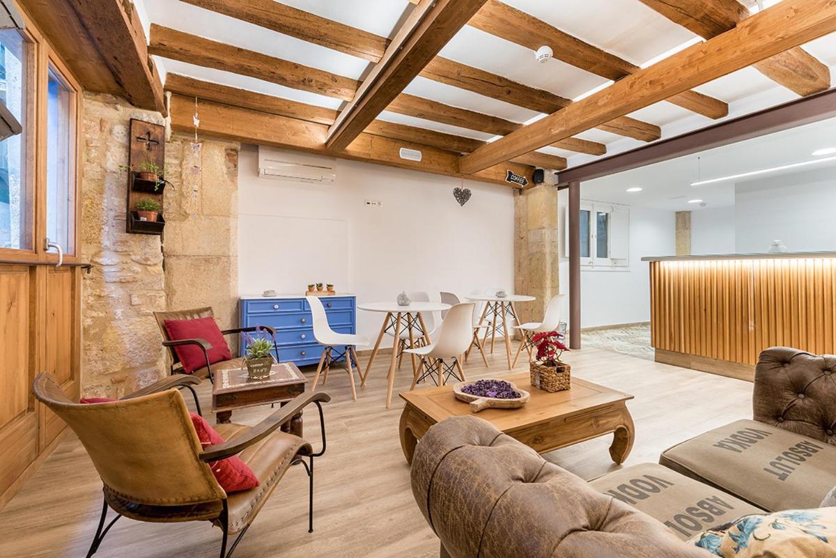 Hostal 977 ตาร์ราโกนา ภายนอก รูปภาพ