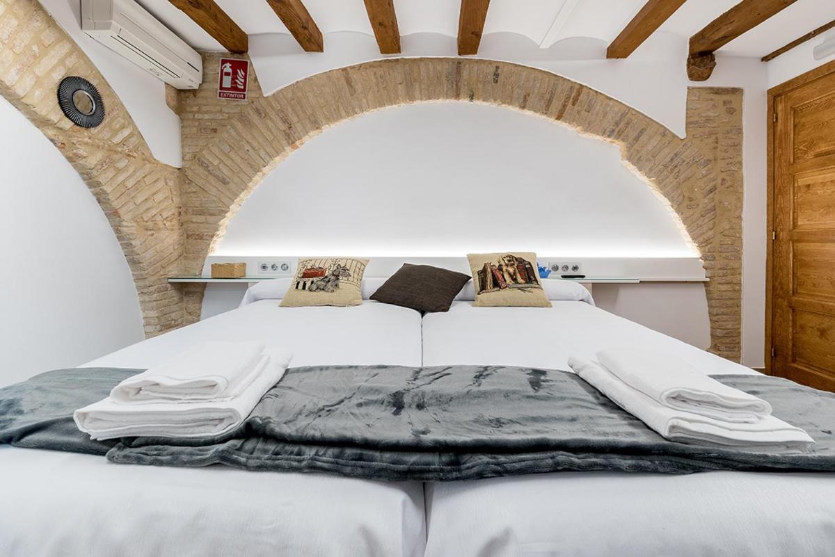 Hostal 977 ตาร์ราโกนา ภายนอก รูปภาพ