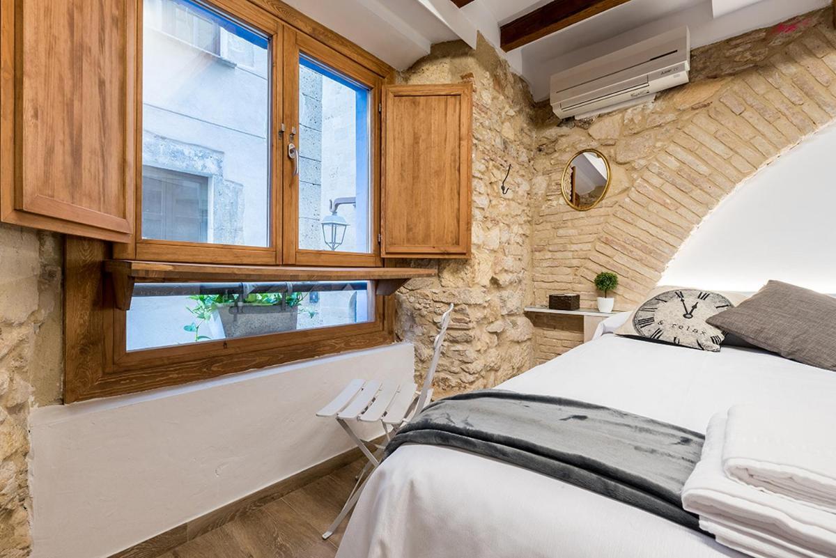 Hostal 977 ตาร์ราโกนา ภายนอก รูปภาพ