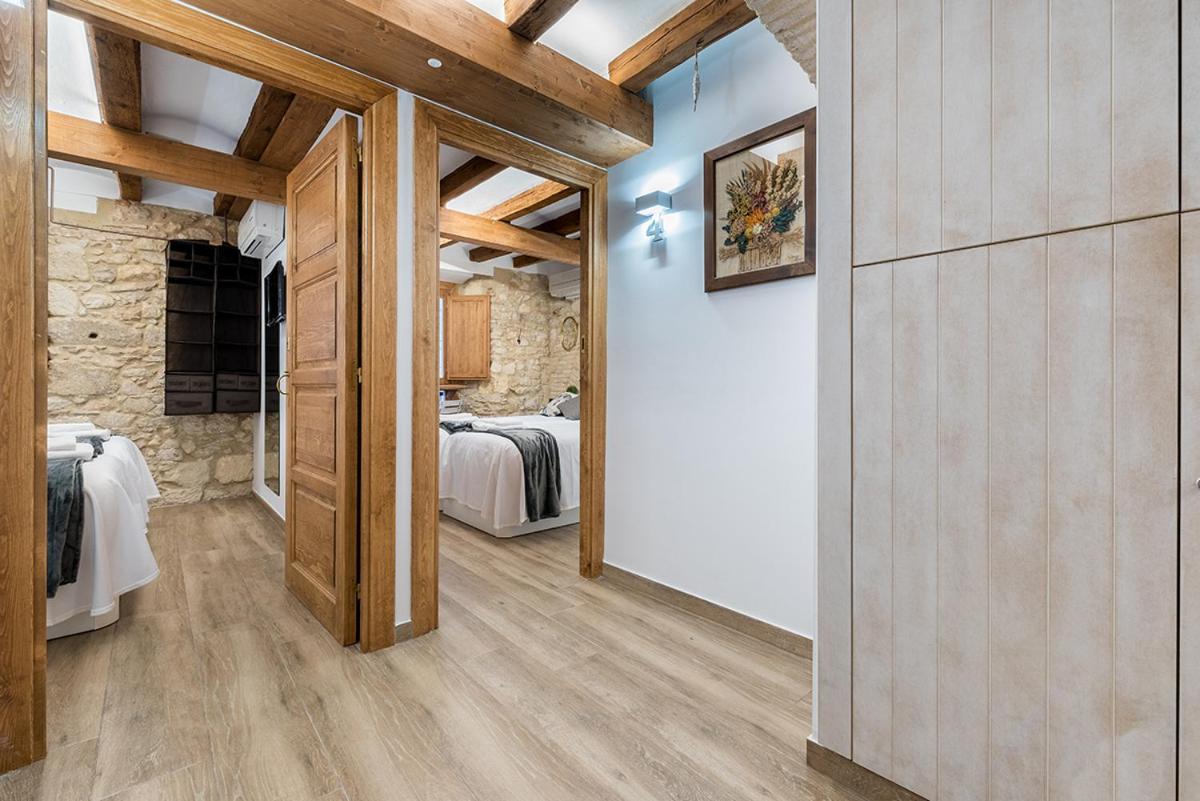 Hostal 977 ตาร์ราโกนา ภายนอก รูปภาพ