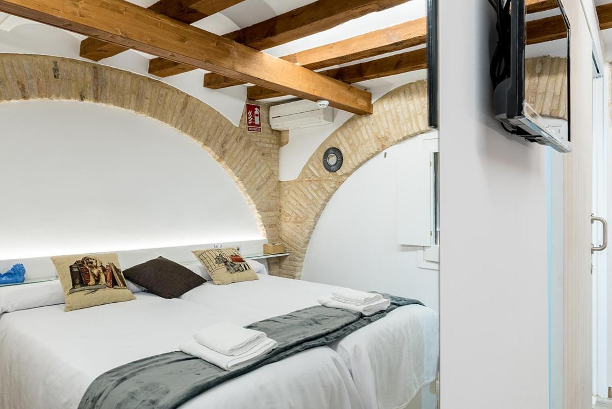 Hostal 977 ตาร์ราโกนา ภายนอก รูปภาพ