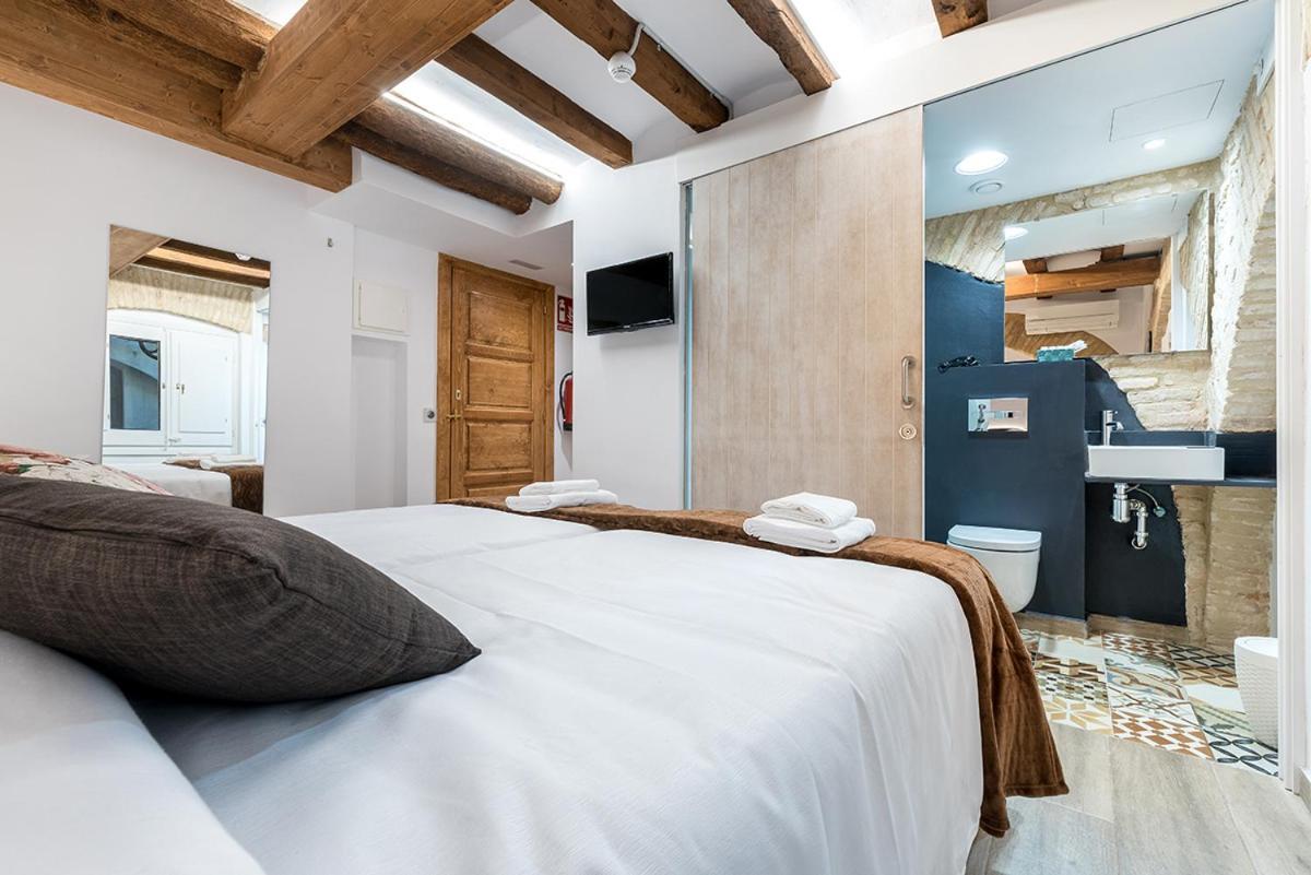 Hostal 977 ตาร์ราโกนา ภายนอก รูปภาพ