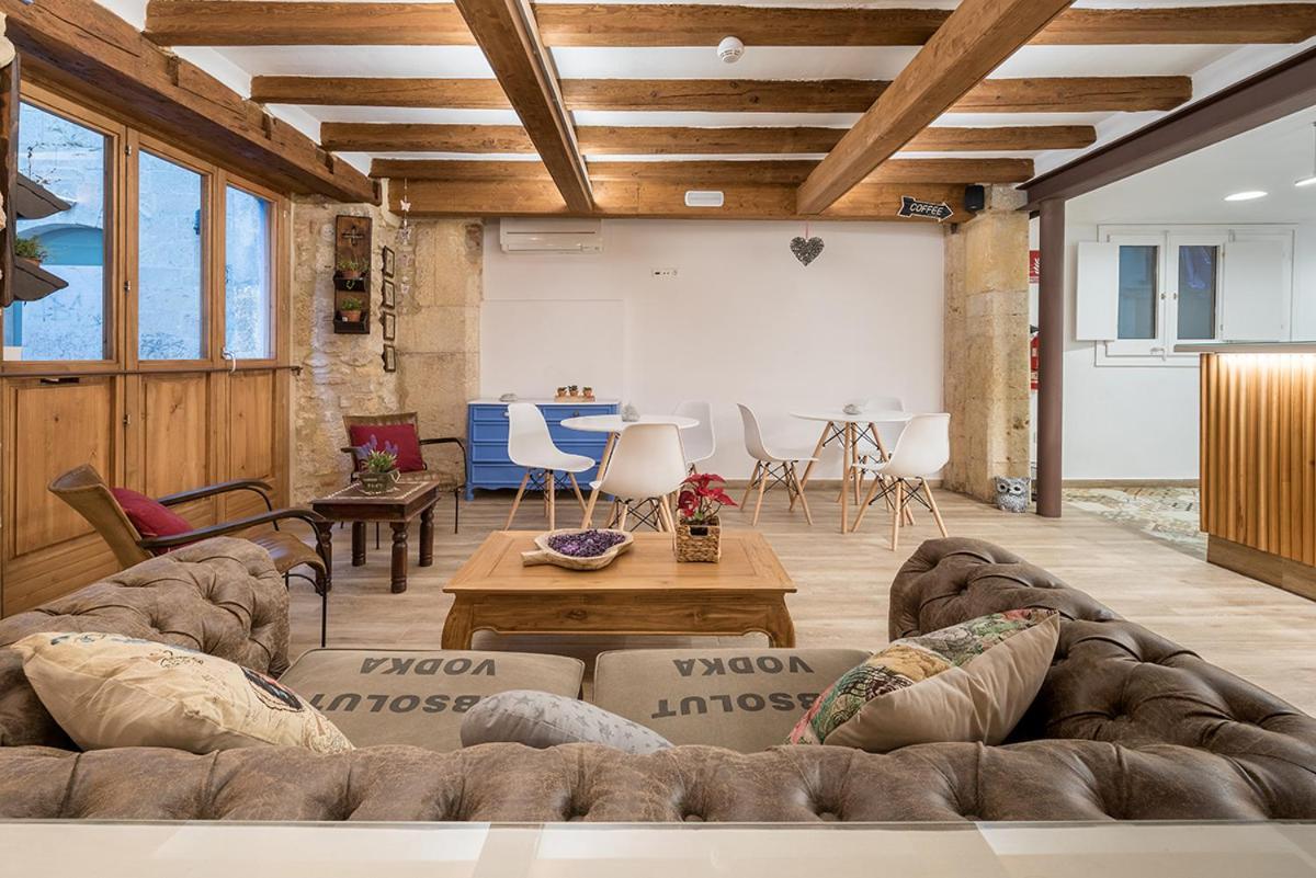 Hostal 977 ตาร์ราโกนา ภายนอก รูปภาพ