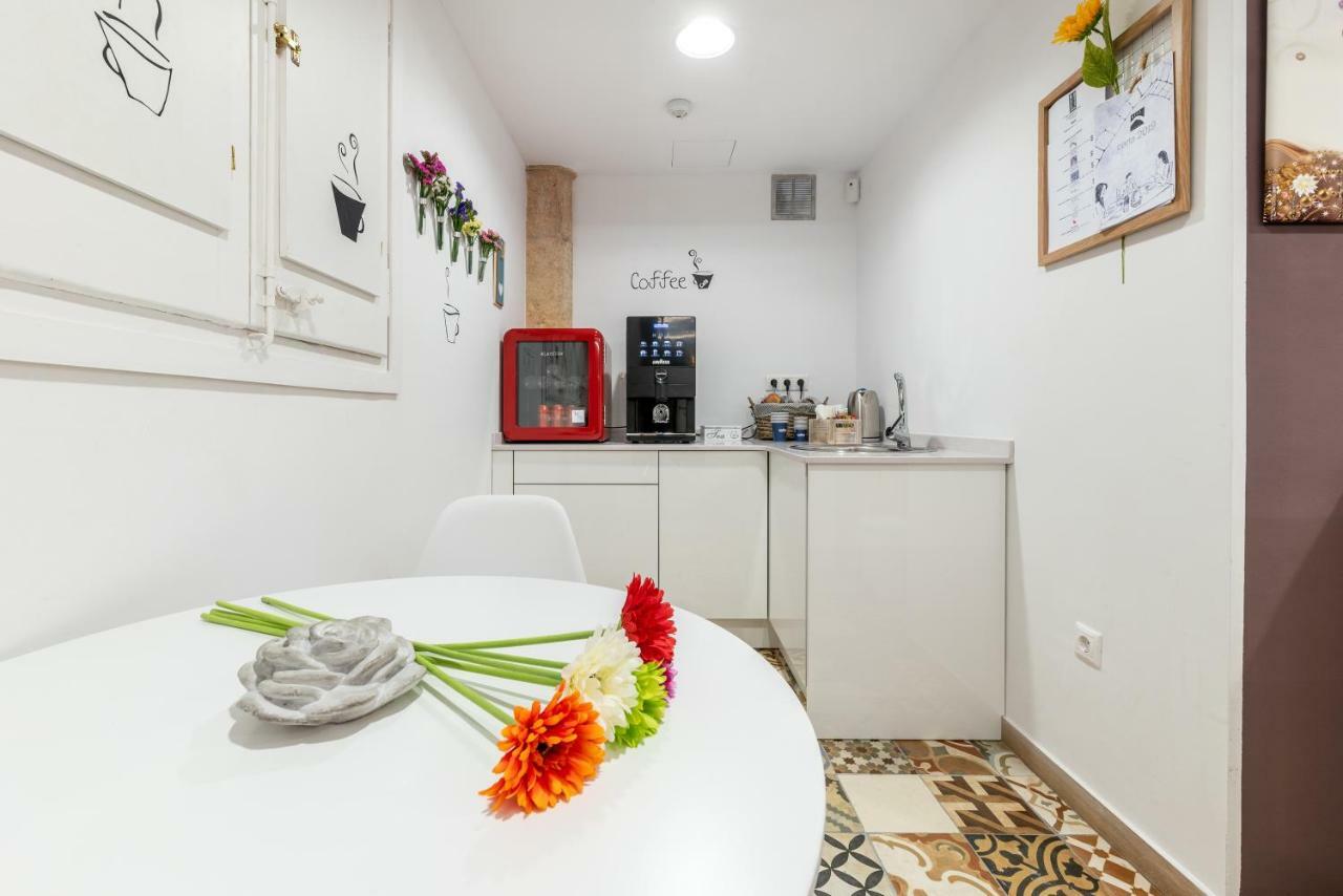 Hostal 977 ตาร์ราโกนา ภายนอก รูปภาพ